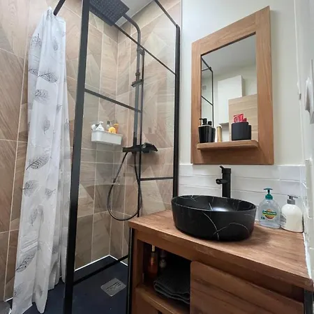 Quartier Batignolles Apartment