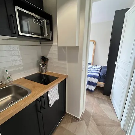 Quartier Batignolles Apartment